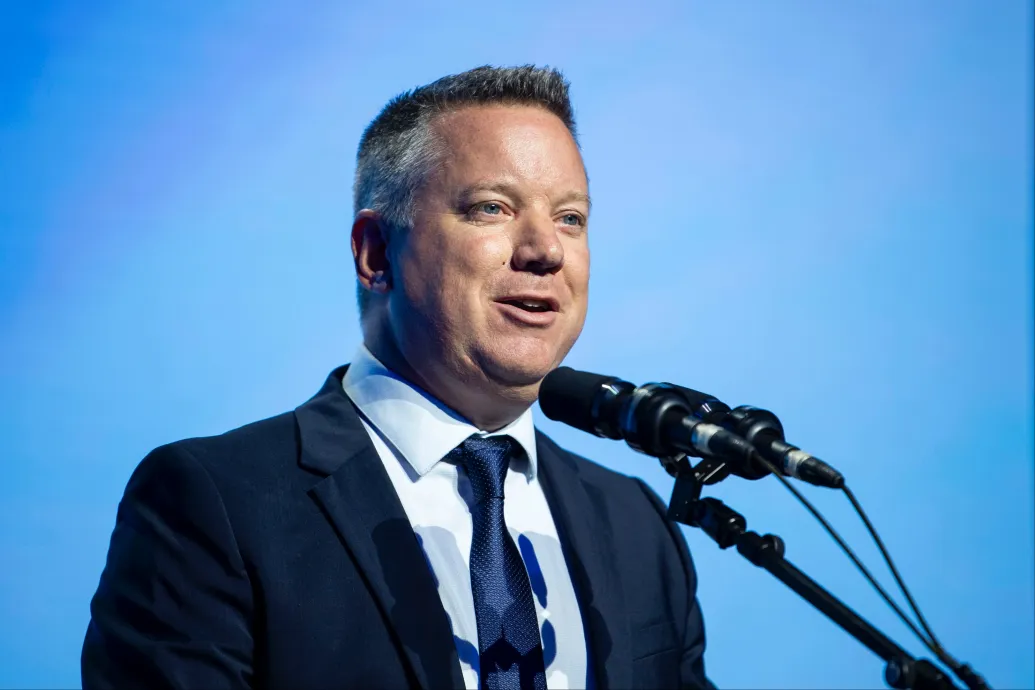 Sose volt belügyes, még a politikában is újonc, most neki kell visszaterelni a szakmai útra a rendvédelmet