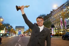 Eltűnt a Senki tanár úr rendezőjének Oscar-díja, miután nem vihette fel kézipoggyászban a repülőre