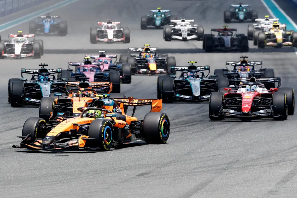 Felrázta az F1-et a nagy szünet, Norrisé a miami sprintfutam