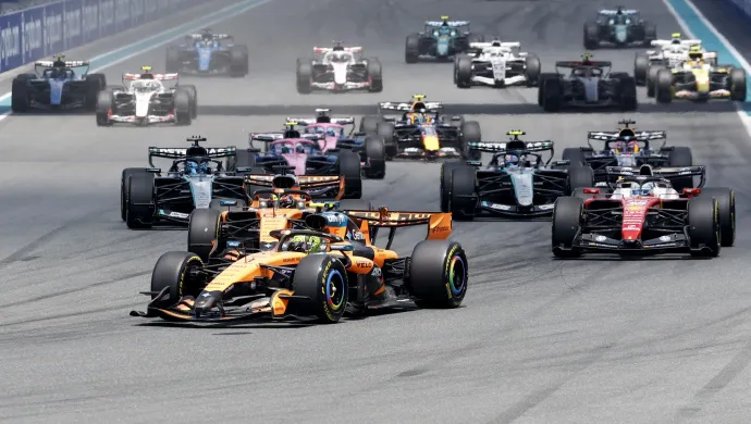 Lando Norris nagyon sima győzelmet aratott a Miami Nagydíj sprintfutamán – Fotó: Marco Bello / Reuters