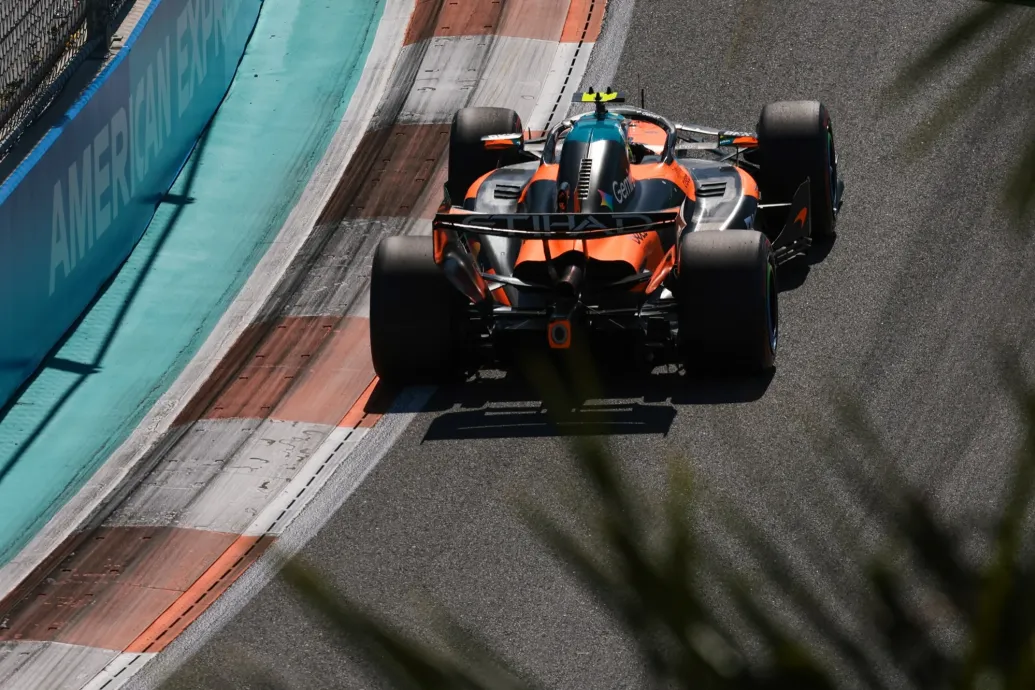 Vihar fenyeget, ezért három órával előbb rajtol a miami F1-futam