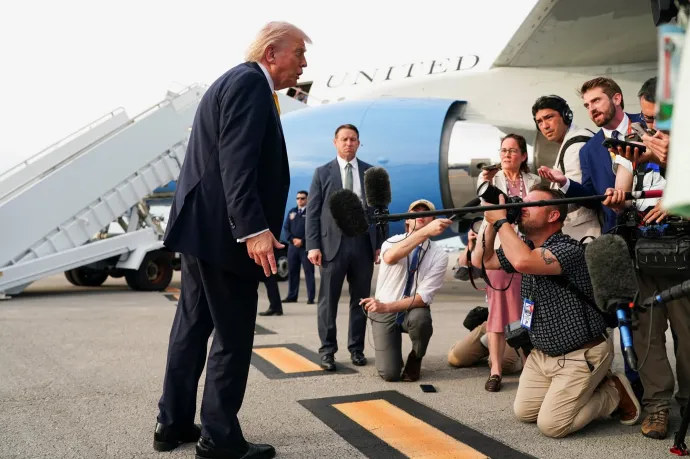 Donald Trump átböngészi Irán 14 pontját, de nem túl lelkes