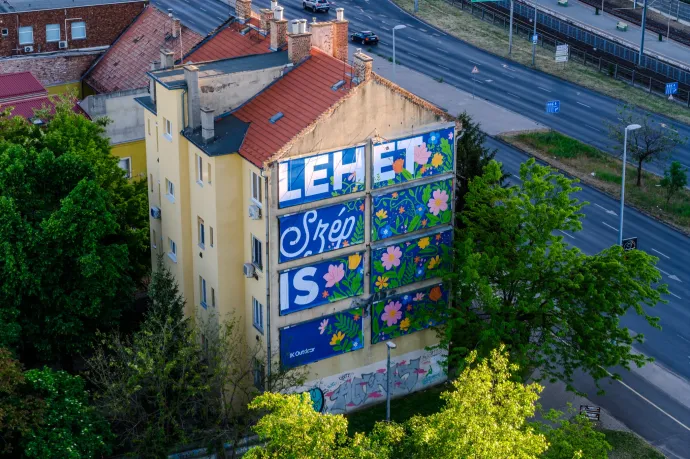 Funkciót váltott a Fideszes Rémisztgető Propagandafal a Szentendrei úton