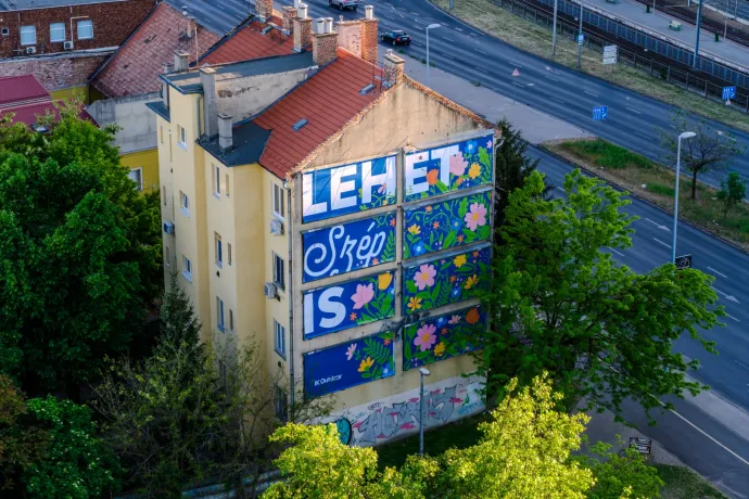 Funkciót váltott a Fideszes Rémisztgető Propagandafal a Szentendrei úton