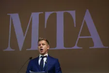 Magyar Péter az MTA-n: Kialakítjuk azt a kutatóhálózati modellt, ami hosszú távon biztosítja a működést