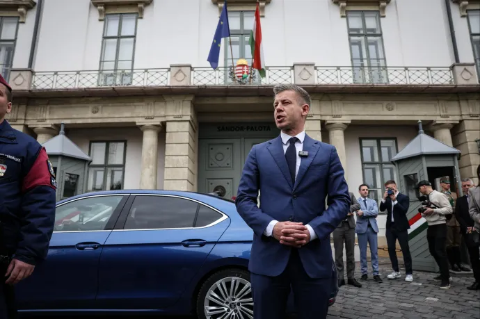 A Készenléti Rendőrség védi Magyar Pétert a hivatalba lépése után