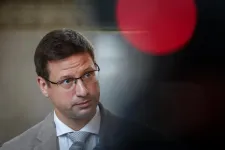 Gulyás Gergely Magyar állításaira: A kormány a választások másnapján kifejezetten megtiltotta új kötelezettségek vállalását