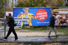 „Akkor kellett volna szeretni a hazát, amikor az undorító, aljas, hazug, lejárató kampányokat csinálta” – kiakadtak a reklámszakma arcai Balásy interjúján