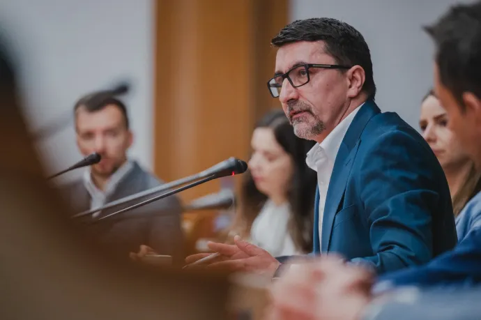 Turos szerint felelőtlenség úgy megbuktatni, hogy nincs megoldás az utána következő helyzetre