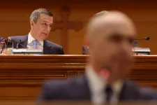 281 szavazattal buktatták meg a kormányt