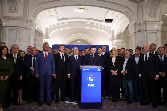 Túl jól sikerült a kormánybuktatás: a PNL ellenzékbe vonul, állandósulni látszik a politikai válság