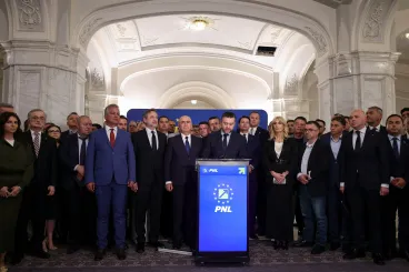 Túl jól sikerült a kormánybuktatás: a PNL ellenzékbe vonul, állandósulni látszik a politikai válság