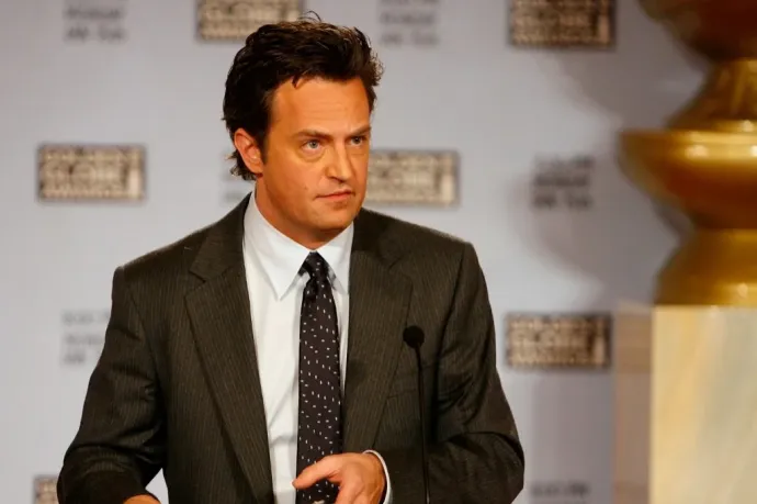 Árverezik Matthew Perry hagyatékát, a bevételt a tiszteletére létrehozott jótékonysági alapítvány kapja