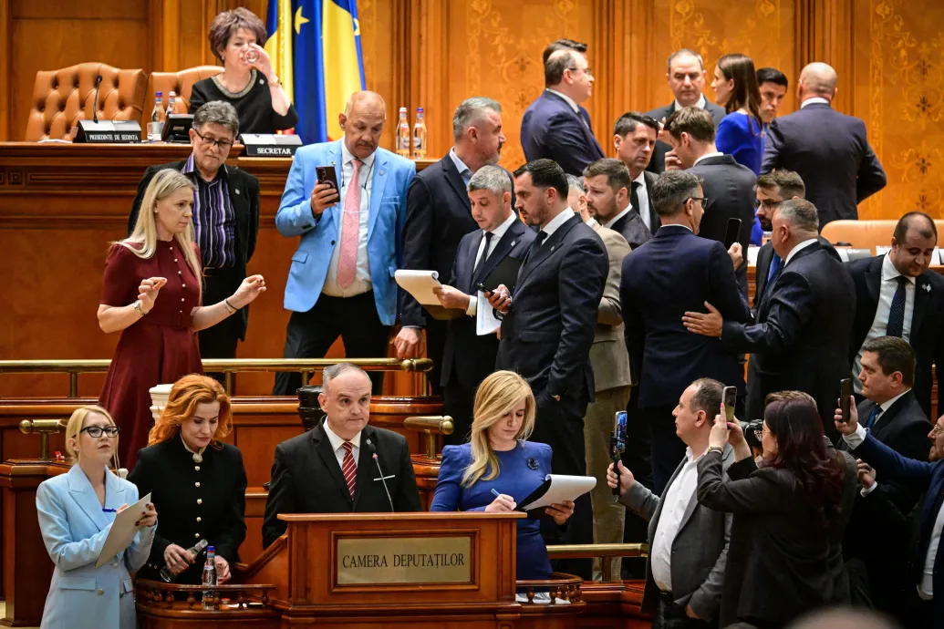 A szociáldemokraták szétverték saját kormányukat, és elszabadították a politikai káoszt Romániában