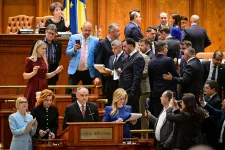 A szociáldemokraták szétverték saját kormányukat, és elszabadították a politikai káoszt Romániában