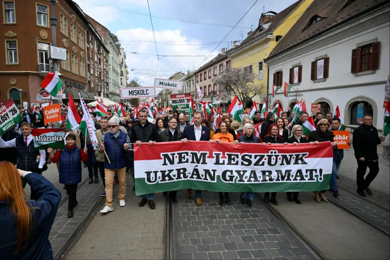 „Ez a kampány belülről is szörnyű volt” – zsarolásokról és értelmetlen pénzszórásról beszél a Fideszből kilépő miskolci önkormányzati képviselő