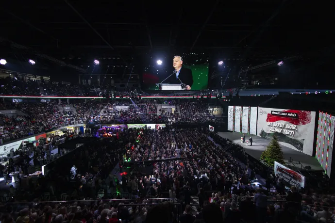 Orbán Viktor beszédet mond a Digitális Polgári Körök által szervezett háborúellenes gyűlésen, Szegeden, 2025. december 20-án – Fotó: Fischer Zoltán / Miniszterelnöki Kommunikációs Főosztály / MTI