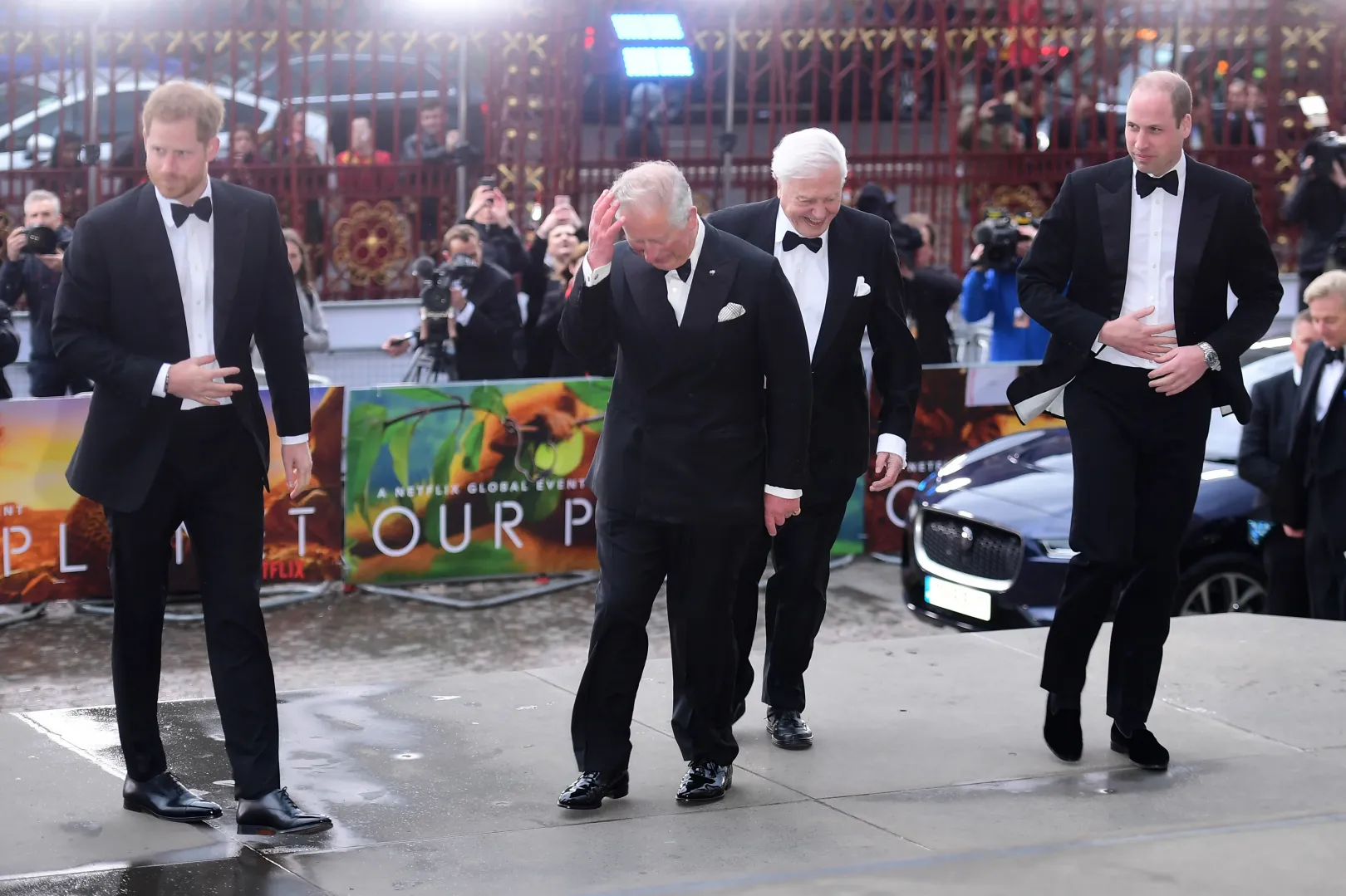 Sussex hercege, Henry, David Attenborough, Károly akkor walesi herceg és Cambridge hercege, William részt vesz a Netflix Our Planet – Bolygónk csodái című sorozatának világpremierjén a londoni Természettudományi Múzeumban – Fotó: Ian West / PA Images / Getty Images