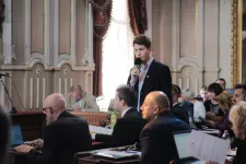 Leszavazta a bizottság a szegedi plakátrendeletet, megvárnák a leendő miniszter, Vitézy Dávid javaslatát