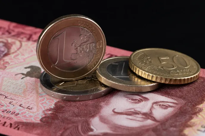 Négy éve nem látott erőre kapott a forint az euróval szemben, 356 alá is benézett