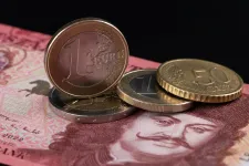 Négy éve nem látott erőre kapott a forint az euróval szemben, 356 alá is benézett