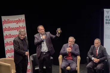 A tudományos közeg mesteri átverését hozta össze egy önhitt francia főiskolai tanár
