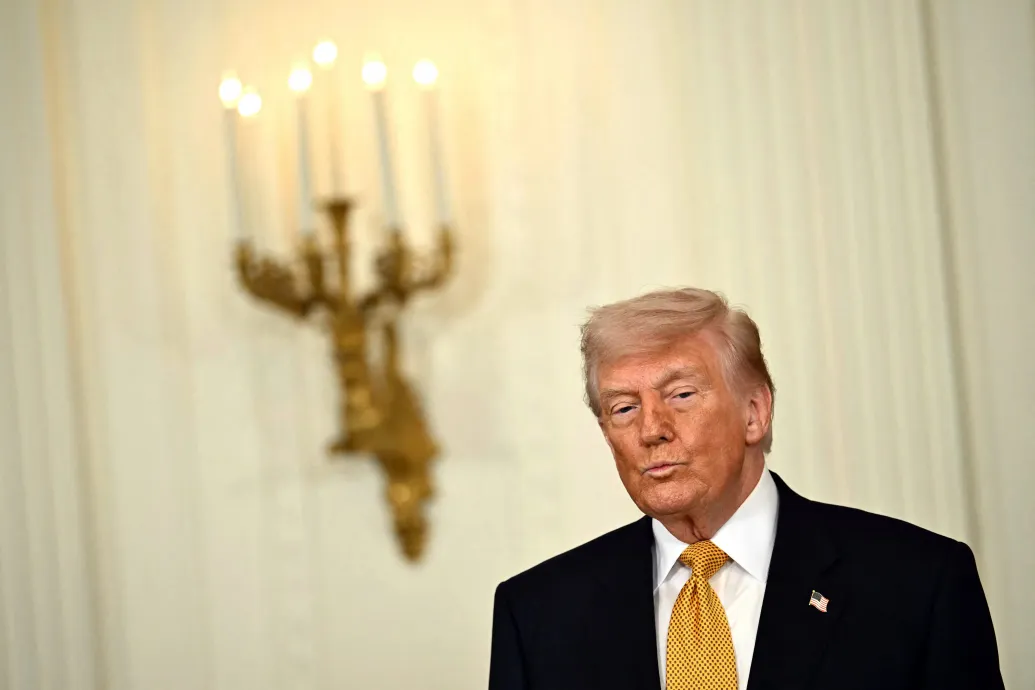 Trump magasabb vámokkal fenyegeti az EU-t, július 4-ig adott időt a kereskedelmi megállapodás jóváhagyására