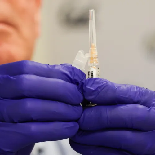 Fact-check: Tényleg van hantavírus-fertőzés a Pfizer koronavírus-vakcinájának mellékhatásai között?