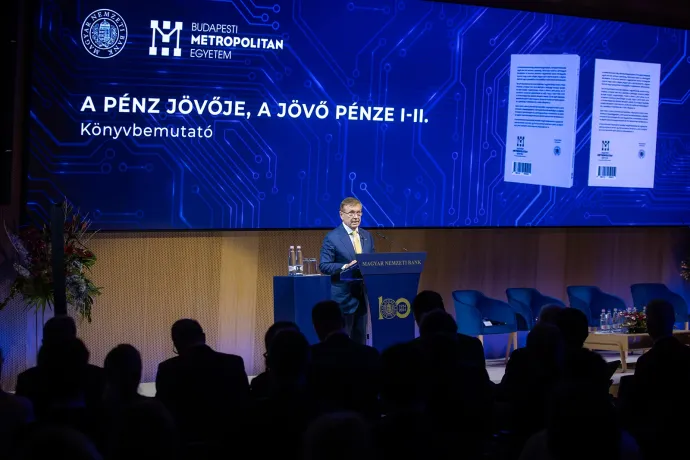 Matolcsy György az MNB és a METU közös könyvsorozatának A pénz jövője, a jövő pénze című kötetének bemutatóján 2025. január 31-én – Fotó: MNB