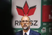 A méltatlan és alkalmatlan főnök? Egy politikai karrier anatómiája