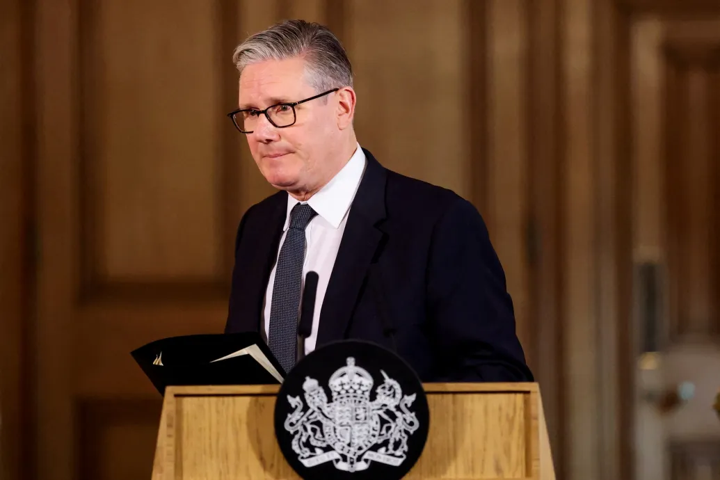 Nagyot bukott a brit kormánypárt az önkormányzati választásokon, jön fel a populista jobb- és baloldal