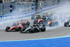 2027-től új motorszabályok jöhetnek az F1-ben, visszavágnák az elektromos meghajtás teljesítményét