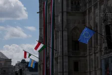 Már ki is tűzték az Európai Unió zászlóját a Parlament épületére