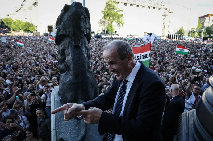 Örömünneppel zárult a parlament alakuló ülése
