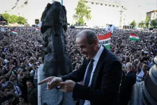 Örömünneppel zárult a parlament alakuló ülése