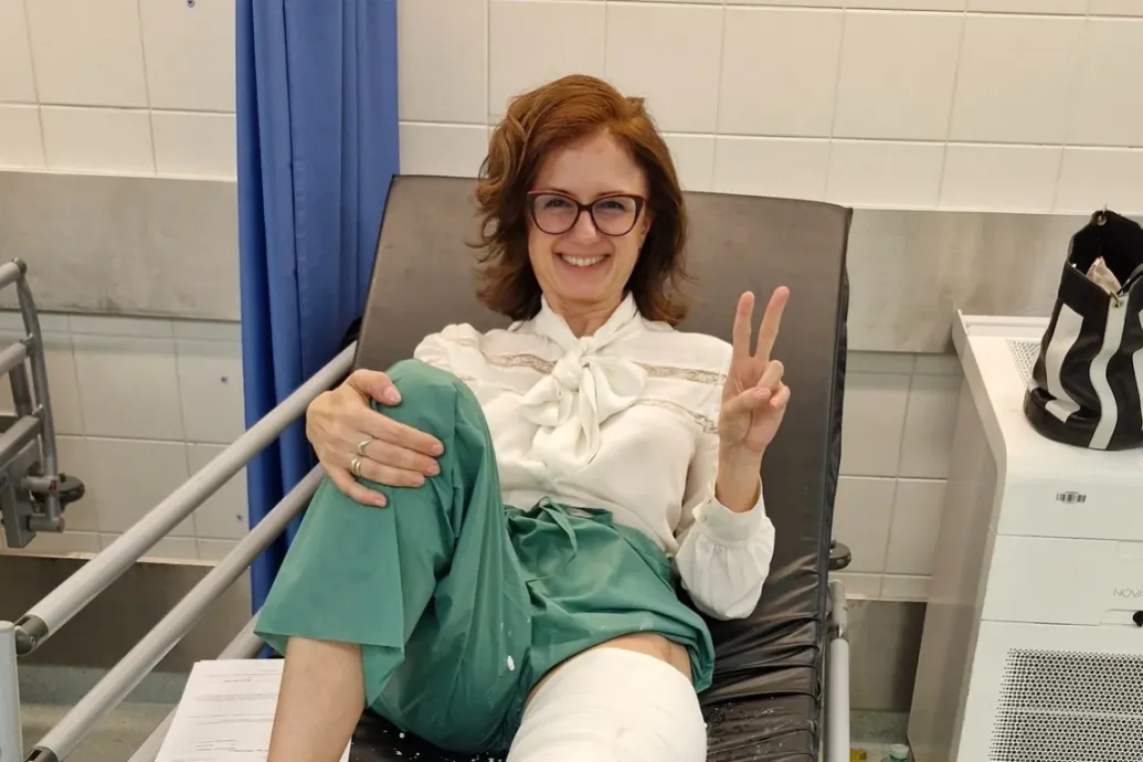 Bulizás közben kiment a tiszás képviselő térde, a Kossuth térről a Honvédba vezetett az útja