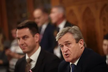 A Paks II. szerződéseinek felülvizsgálatát ígérte meg Kapitány István