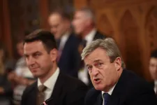 A Paks II. szerződéseinek felülvizsgálatát ígérte meg Kapitány István