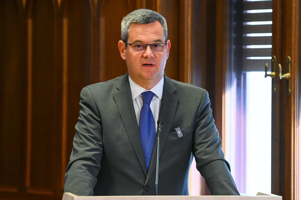 Takács Péter reagált arra, hogy Hegedűs Zsolt „áruló írástudónak” nevezte