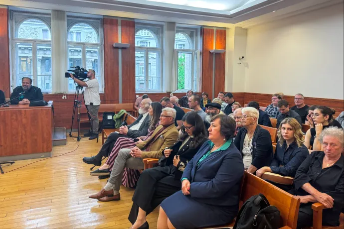 Az Iványi-ügy egyik vádlottja szerint többször megütötték a NAV-osok a 2022-es házkutatás közben