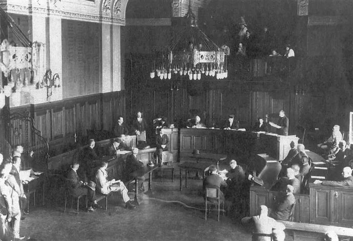 A berlini Moabit bírósági termében Szohomon Tehlirián tárgyalása 1921 júniusában – Fotó: S. Tehlirian, Emlékek / Wikipedia