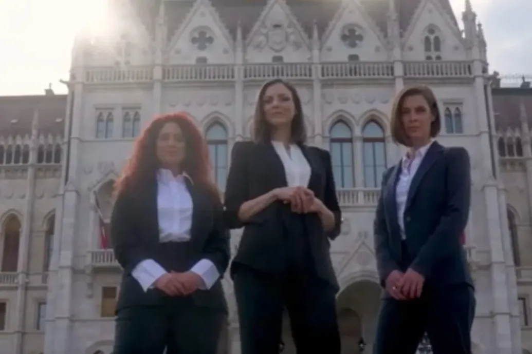 Videóban mutatkoznak be az új kormányszóvivők, egyiküket már háromszor is kitiltottak a Parlamentből