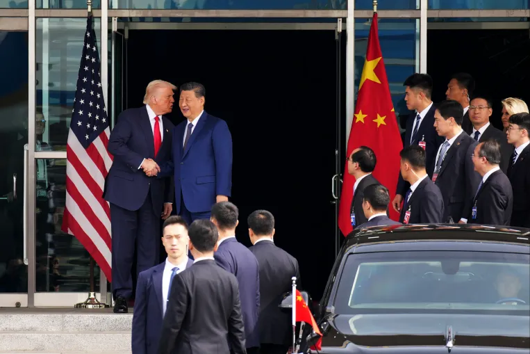 Trump a korábbinál gyengébb pozícióból tárgyal, de sakkban tudják tartani egymást a kínai elnökkel