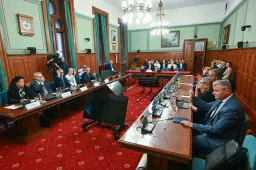 A Tisza miniszterei kora délután Sulyok Tamáshoz mennek, délután eskütétel, éjféltől lesz új kormány