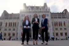 Videóban mutatkoznak be az új kormányszóvivők, egyiküket korábban már háromszor is kitiltották a Parlamentből