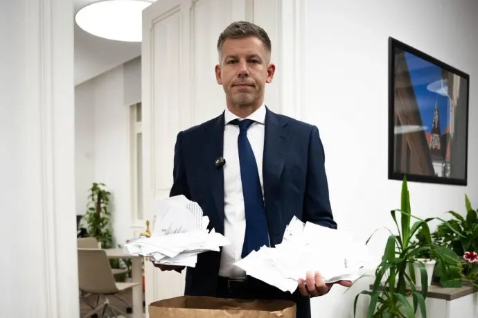 Videón mutatja be Magyar Péter Rogán minisztériumát: Ha valaki ezeket az épületeket látja, akkor azt hiszi, hogy Svájcban élünk