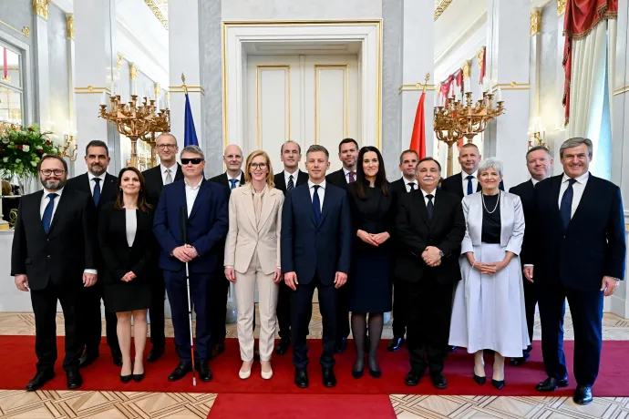 A Tisza-kormány miniszterei a kinevezési ünnepségen a Sándor-palotában 2026. május 12-én – Fotó: Hegedüs Róbert / MTI