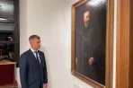 Közel száz nagy értékű, múzeumból kölcsönzött festmény között dolgozott a Fidesz a Karmelitában