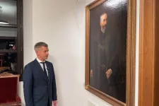Közel száz nagy értékű, múzeumból kölcsönzött festmény között dolgozott a Fidesz a Karmelitában