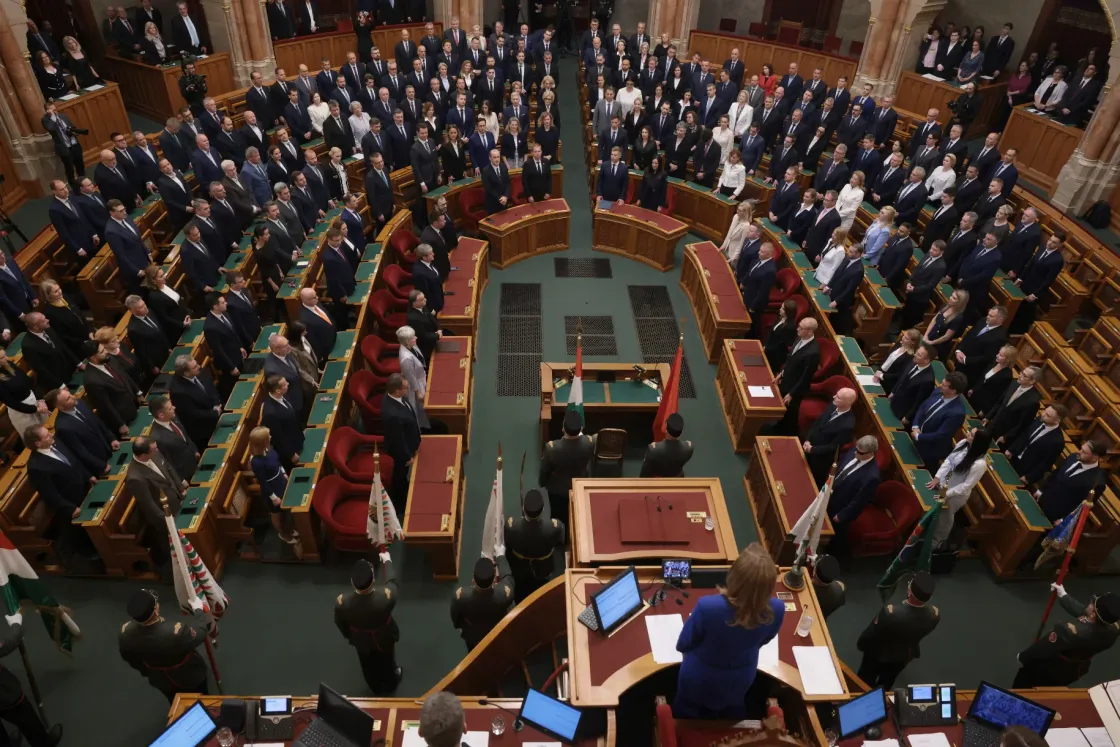 Gulyás Gergely és Rétvári Bence is gratulált az új minisztereknek